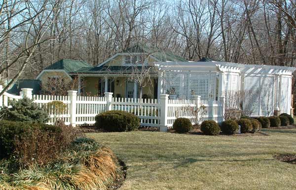 2004 (pool house and enclosure behind the main house) 